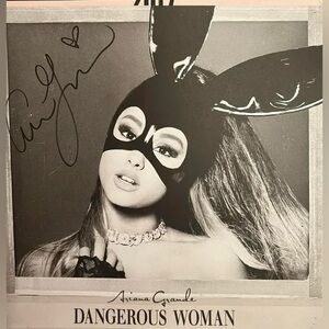 ISO ARIANA GRANDE DANGEROUS WOMAN SIGNED LITHO! (DO NOT BUY THIS LISTING)